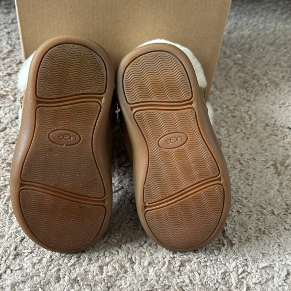 Baby girl UGG - Picture 4 of 7